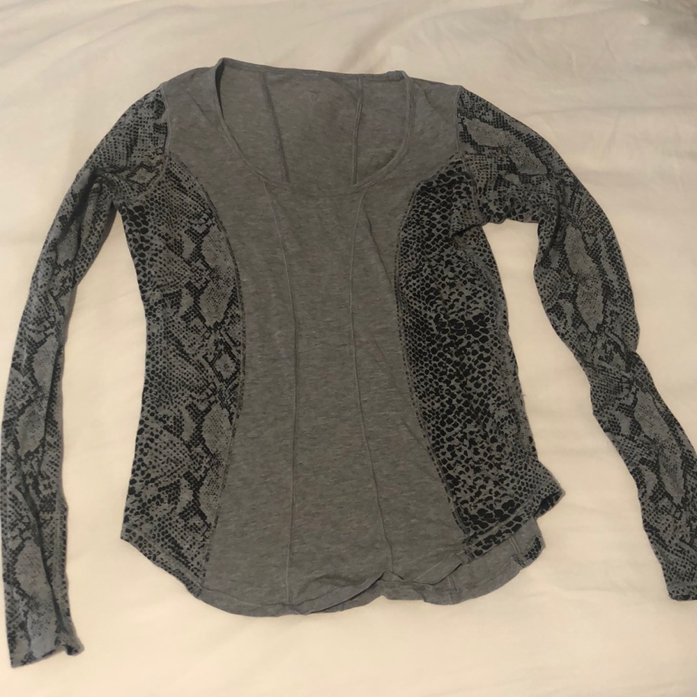 Lululemon long sleeve shirt